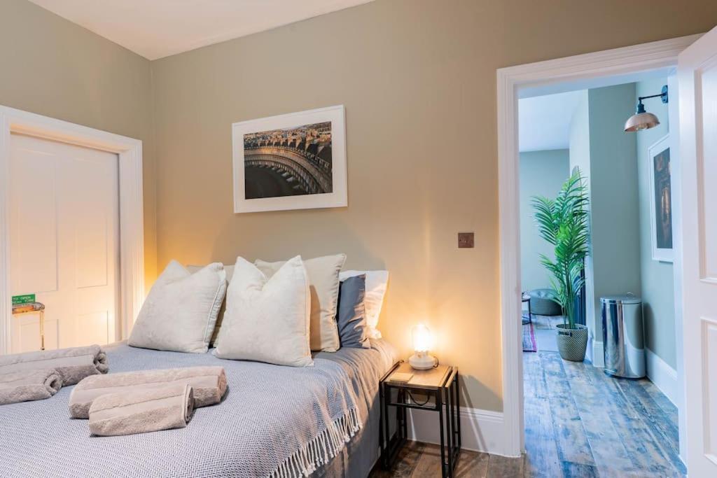 Stunning Boutique Flat In Central Location - Beatrice Μπαθ Εξωτερικό φωτογραφία