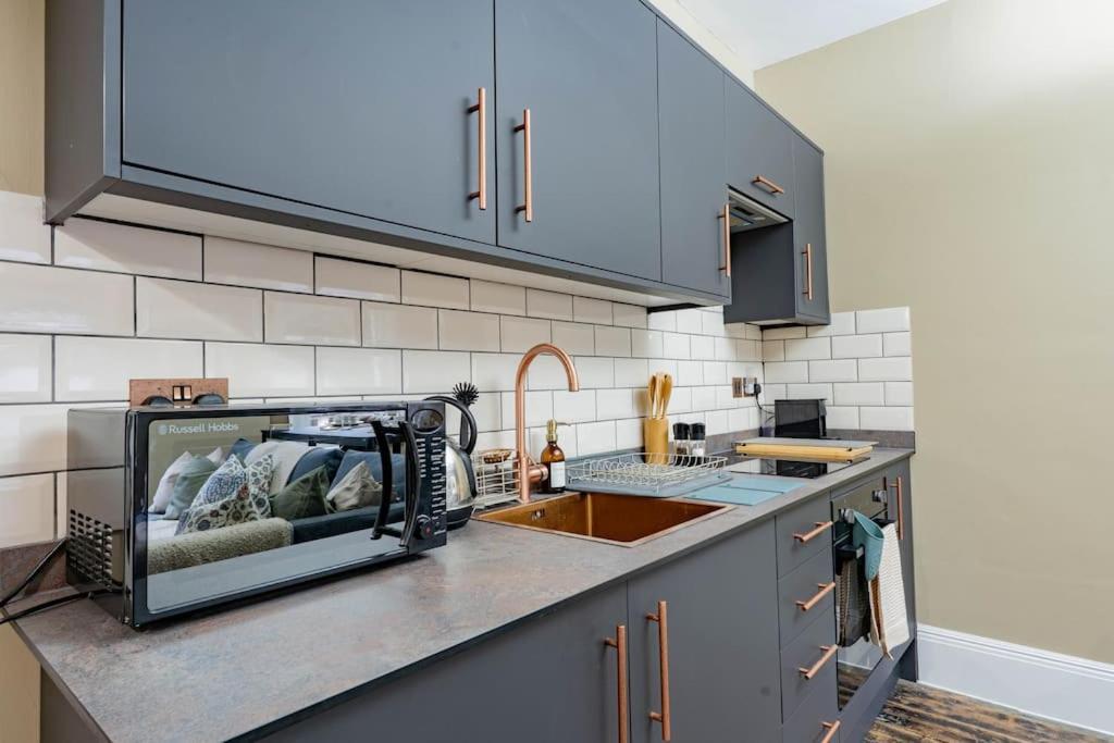 Stunning Boutique Flat In Central Location - Beatrice Μπαθ Εξωτερικό φωτογραφία