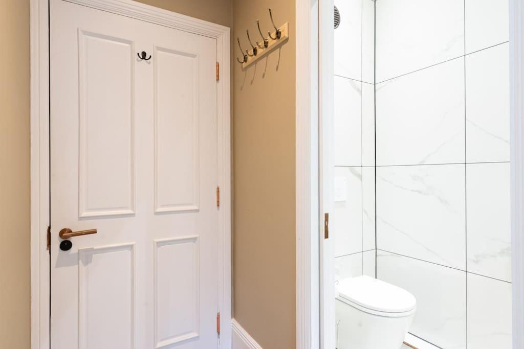 Stunning Boutique Flat In Central Location - Beatrice Μπαθ Εξωτερικό φωτογραφία
